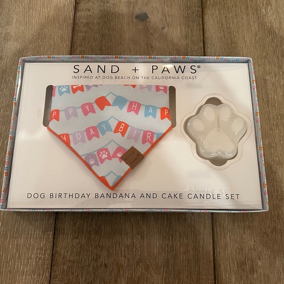 “New with box”  Sand + Paws Dog birthday Bandana & Candle - Picture 1 of 8